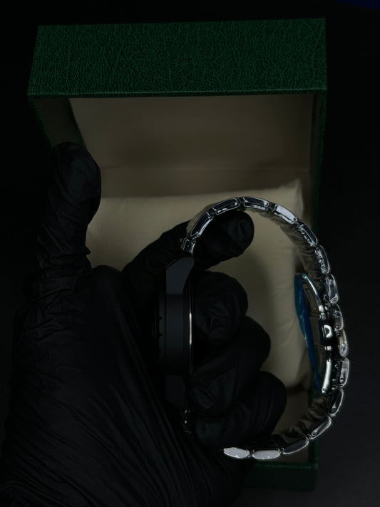 EMERALD Arm-Less Watch